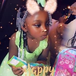 Meet your Posher, Olivia